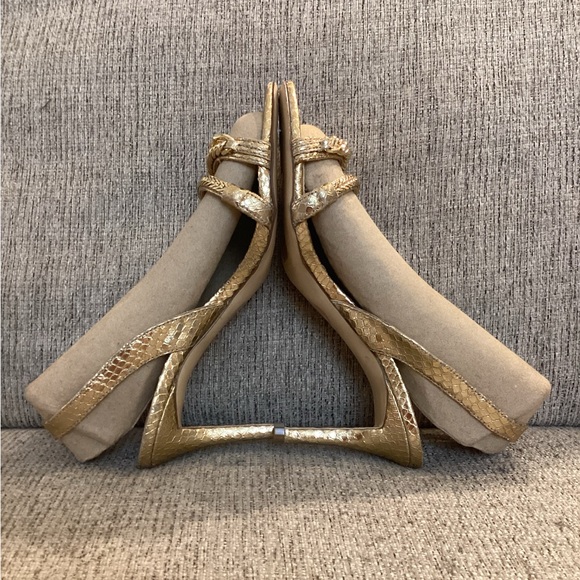 Michael Kors Gold Heels-size 6 - Picture 7 of 13